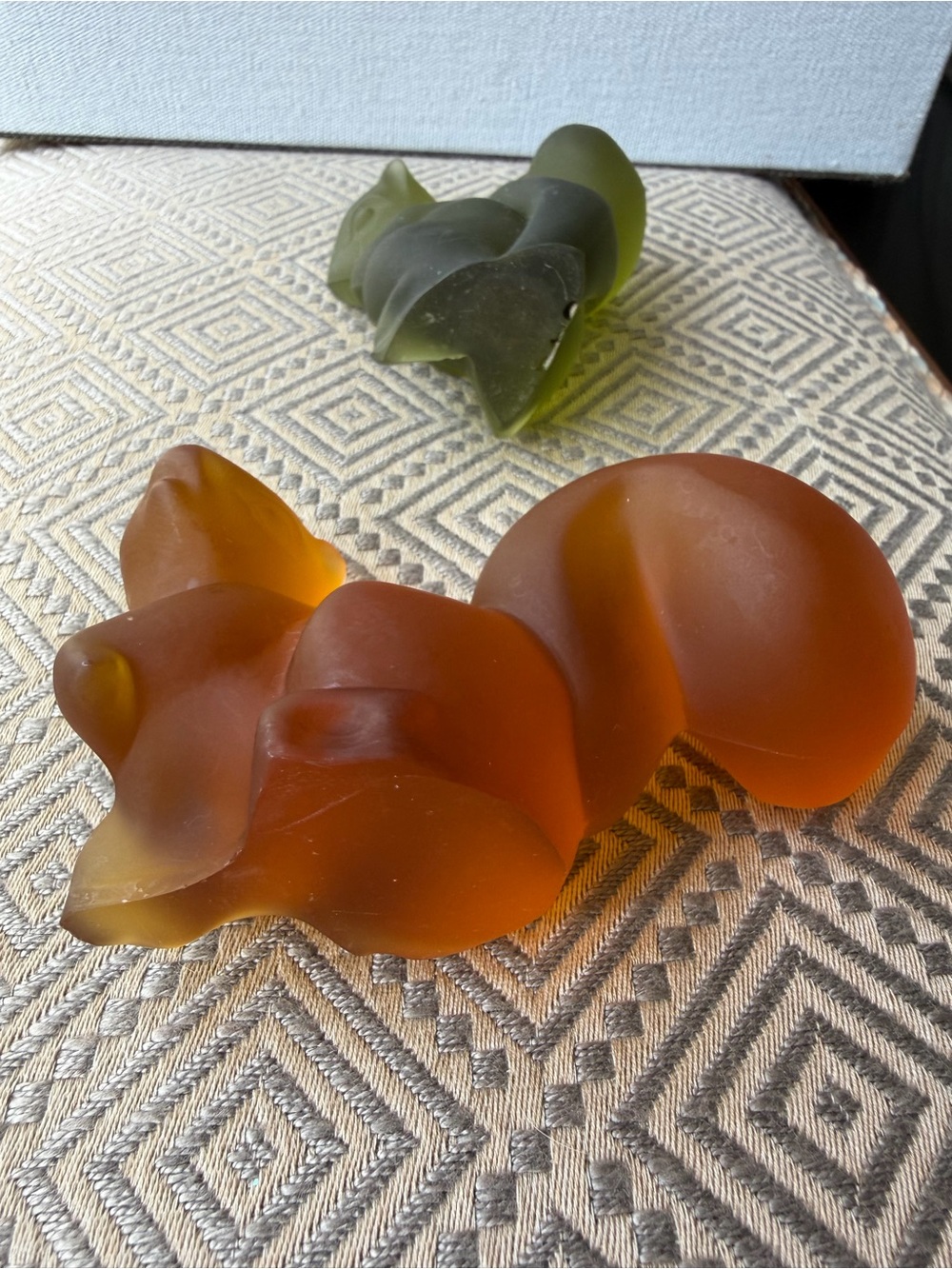 VTG Fostoria Glass Squirrel Figurine - Orange and Green (2) - Picture 5 of 8